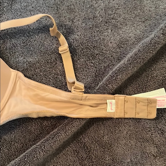 Women's Cream Bra - Picture 2 of 4